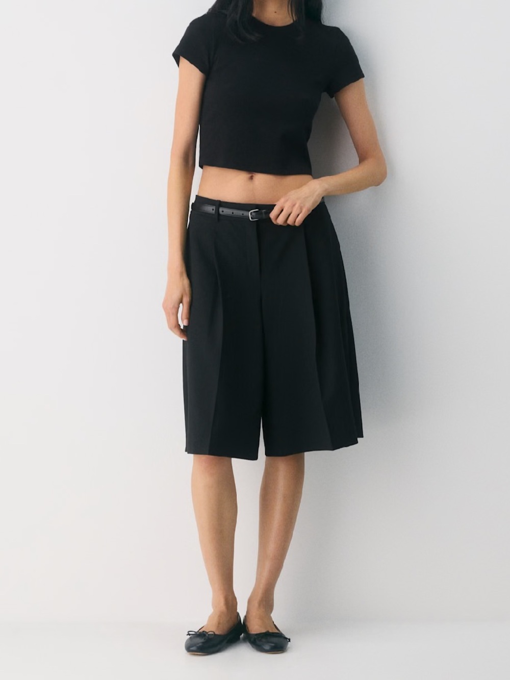 Aritzia Black HomeStretch™ Rib Tune Waist T-Shirt 5025 - Picture 8 of 8